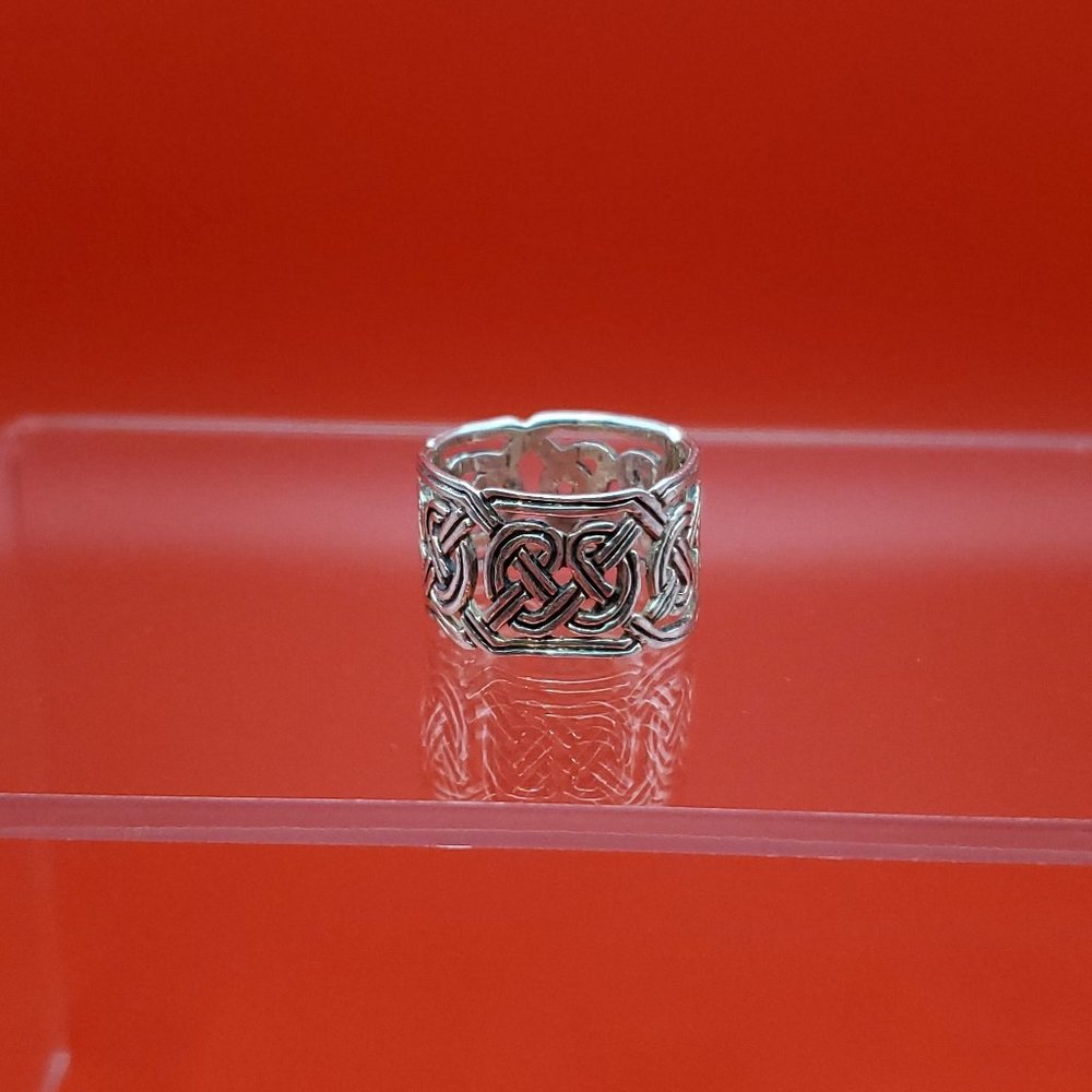 Size 8 925 Sterling Silver Beautiful Celtic Pattern Wide Ring
